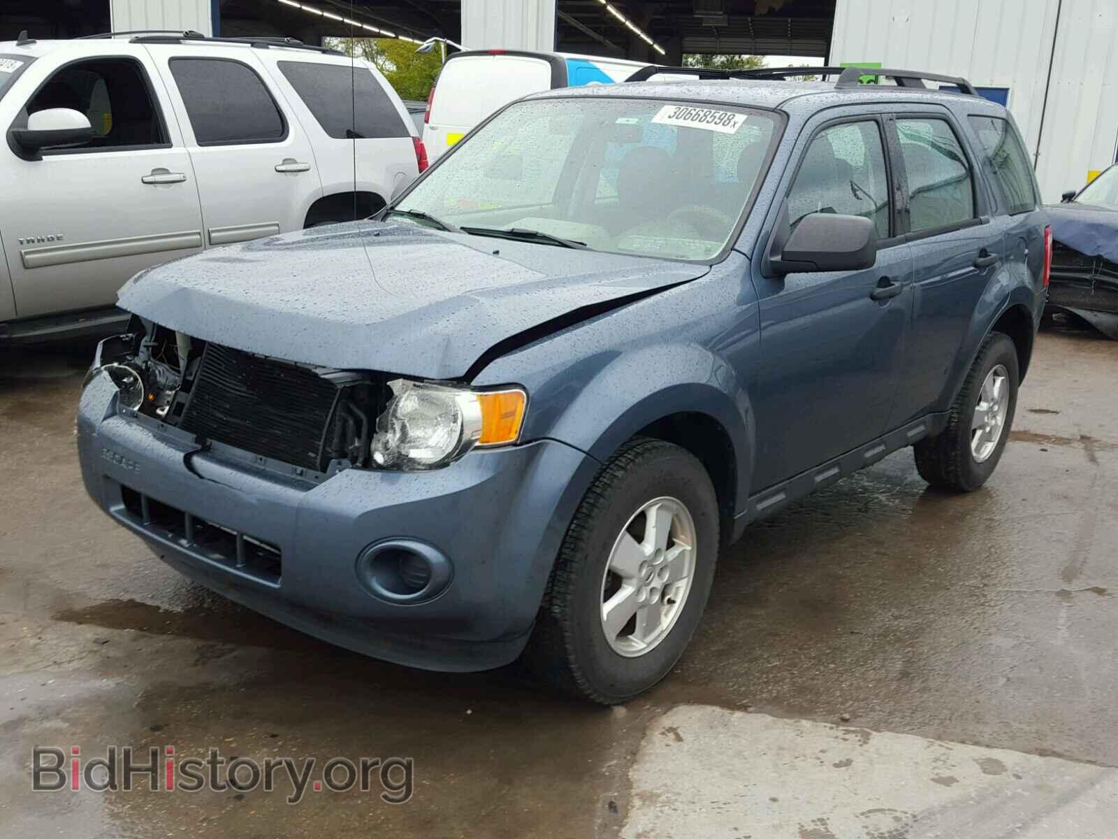 2011 FORD ESCAPE - VIN: 1FMCU0C76BKC49867 - Фото 2