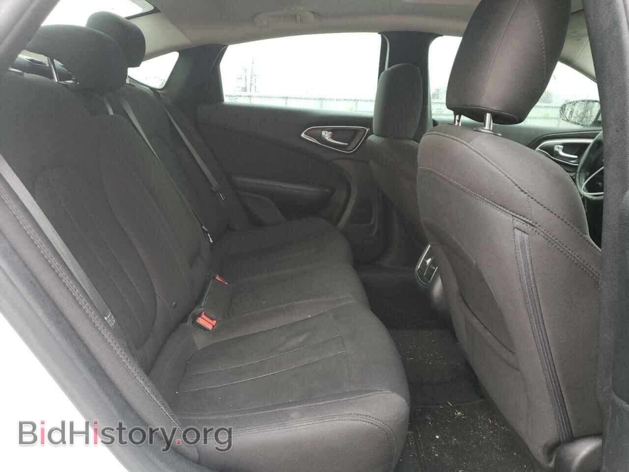 2016 CHRYSLER 200 - VIN: 1C3CCCAB0GN108853 - Фото 6
