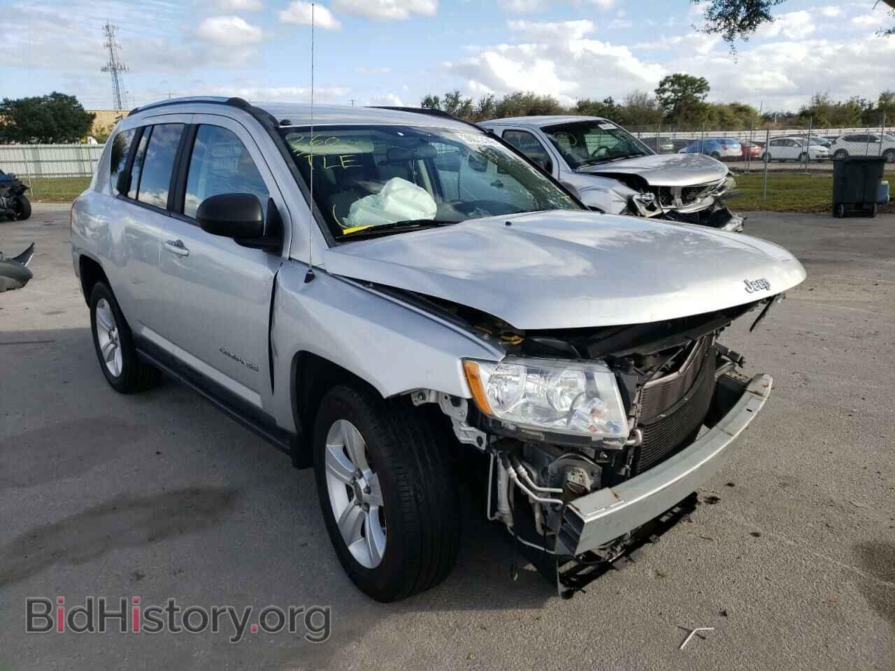 Photo 1J4NT1FA8BD236730 - JEEP COMPASS 2011