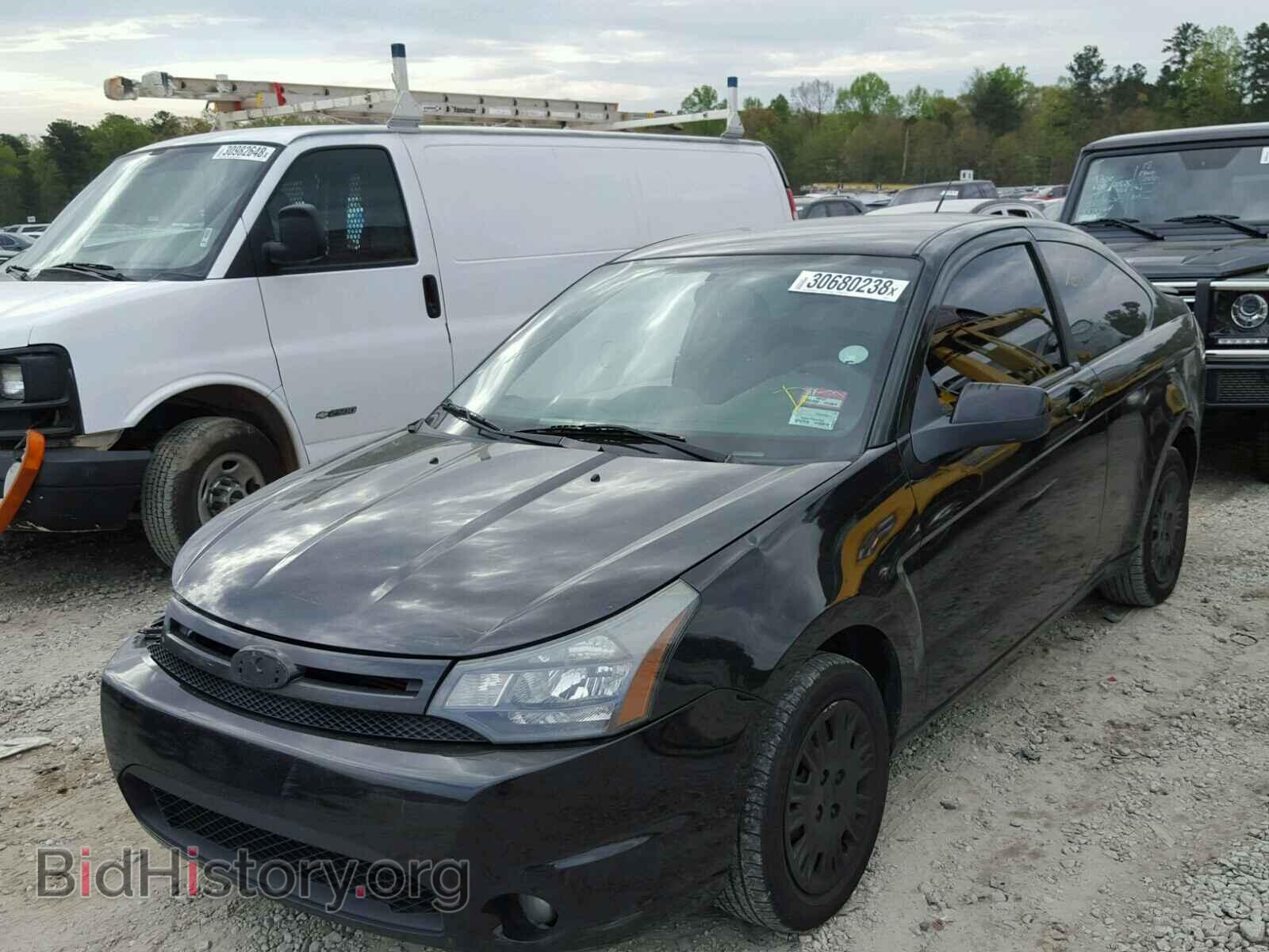 2009 FORD FOCUS - VIN: 1FAHP32N69W202575 - Фото 2