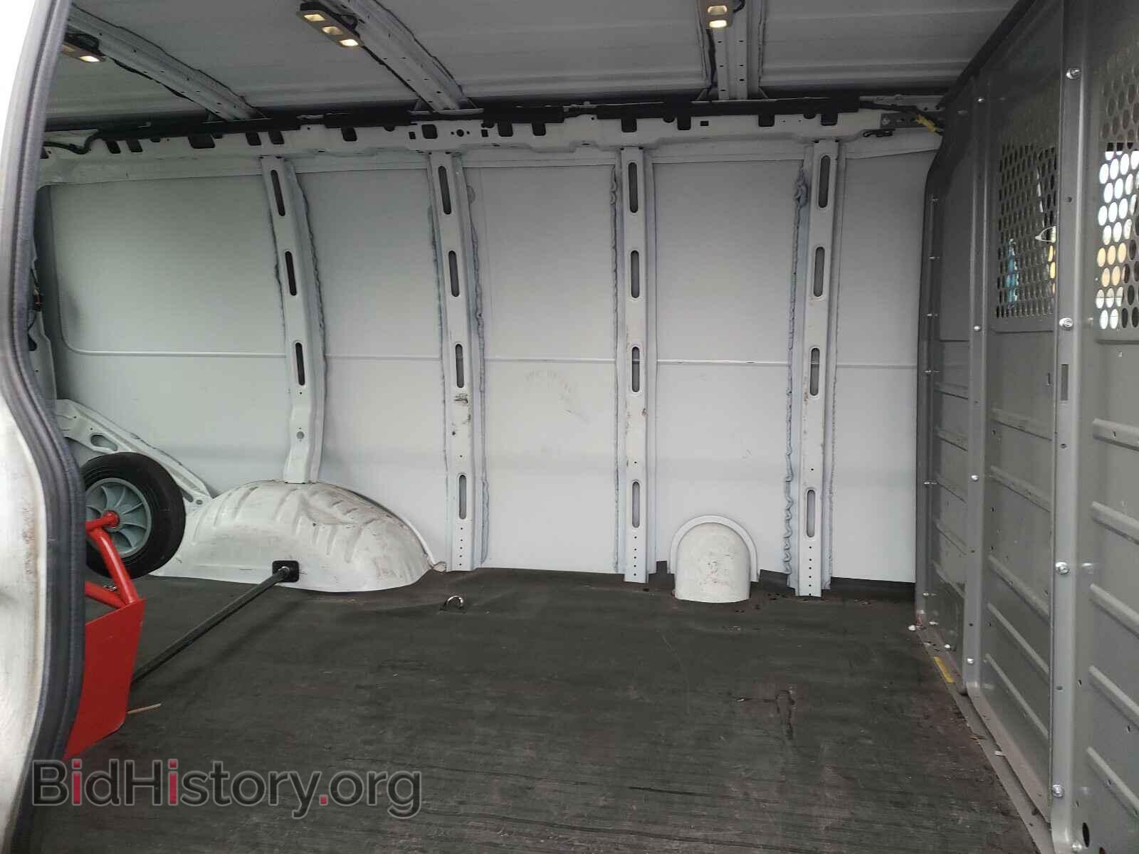 2019 CHEVROLET EXPRESS - VIN: 1GCWGAFP9K1229239 - Фото 6