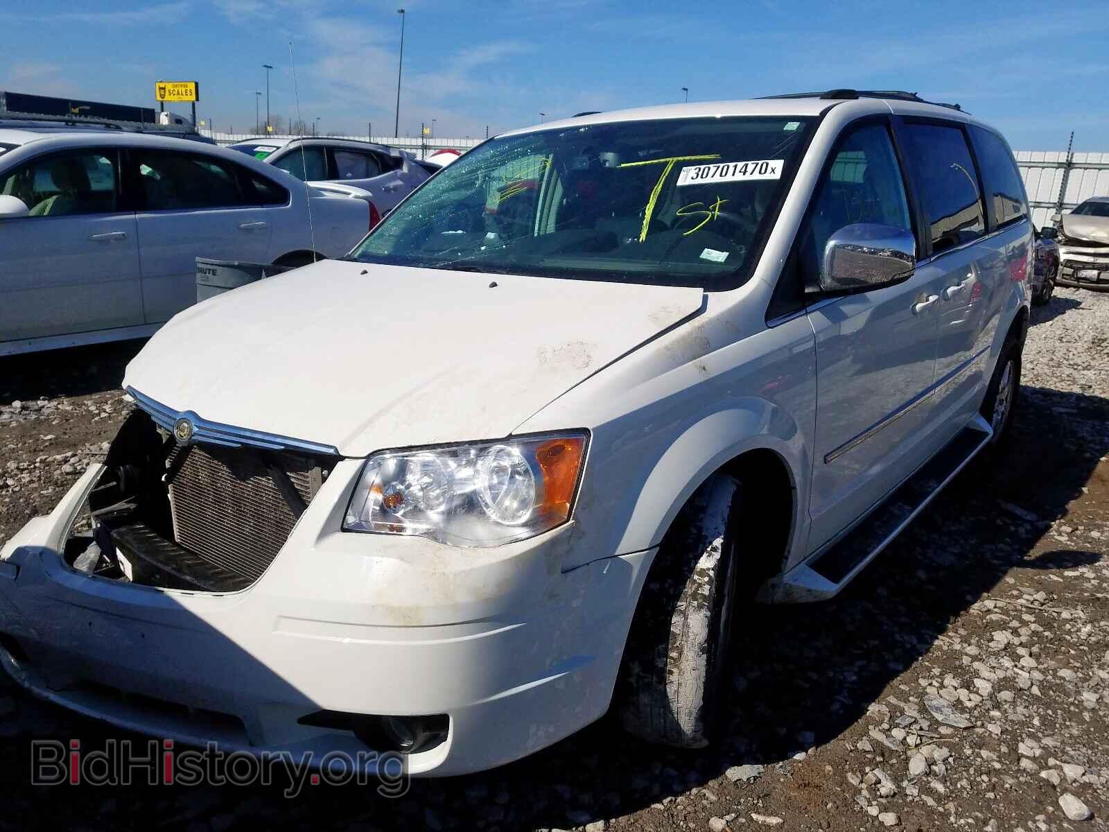 2010 CHRYSLER TOWN & COU - VIN: 2A4RR8D19AR422672 - Фото 2