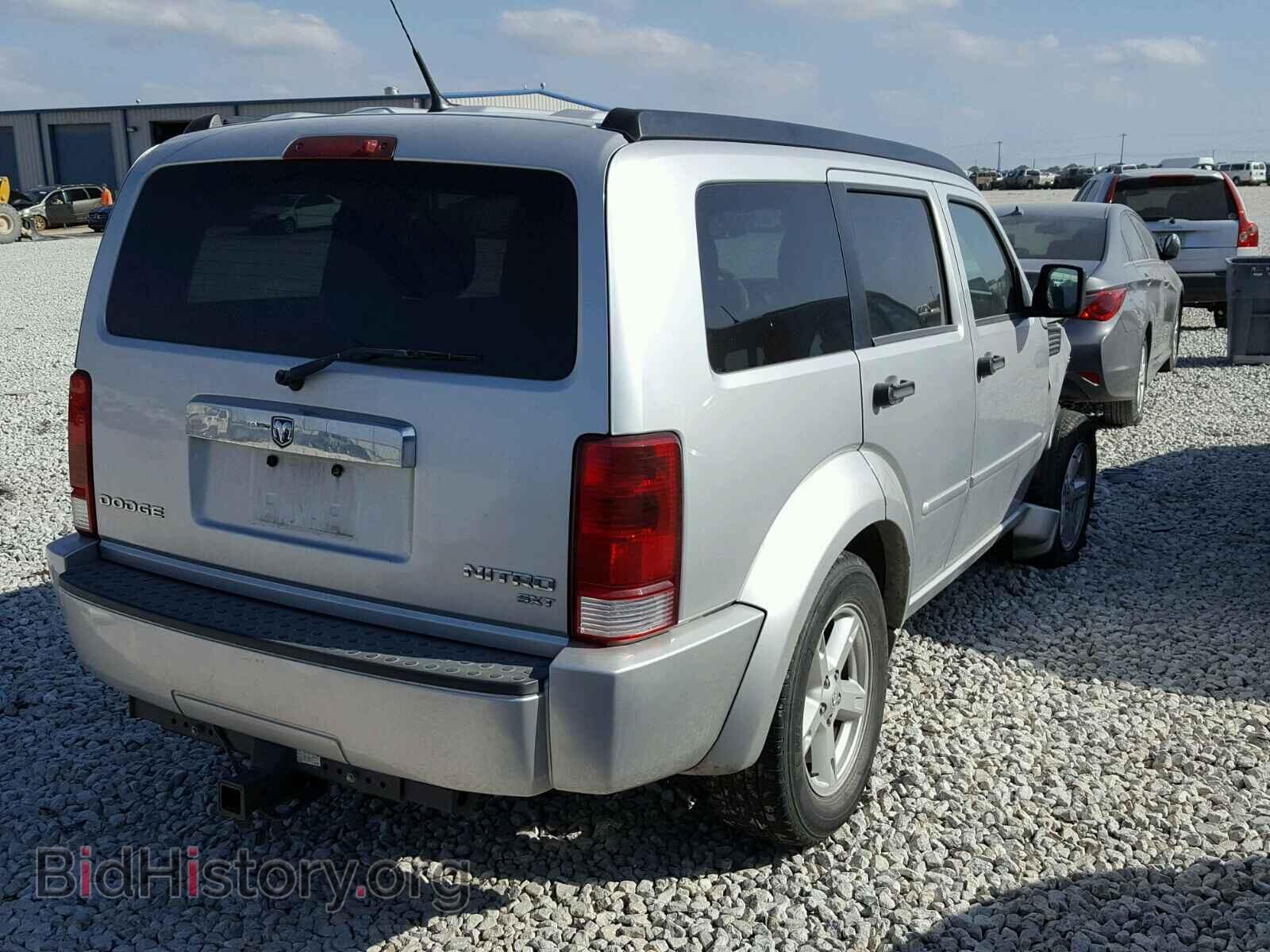 2011 DODGE NITRO - VIN: 1D4PT5GK2BW533982 - Photo 4