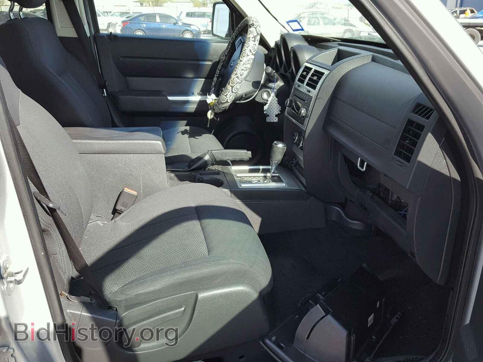 2011 DODGE NITRO - VIN: 1D4PT5GK2BW533982 - Photo 5