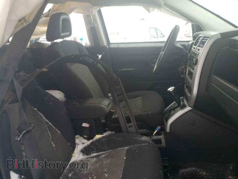 2008 Jeep COMPASS (VIN 1J8FT47058D728893) — photo 5 of 10