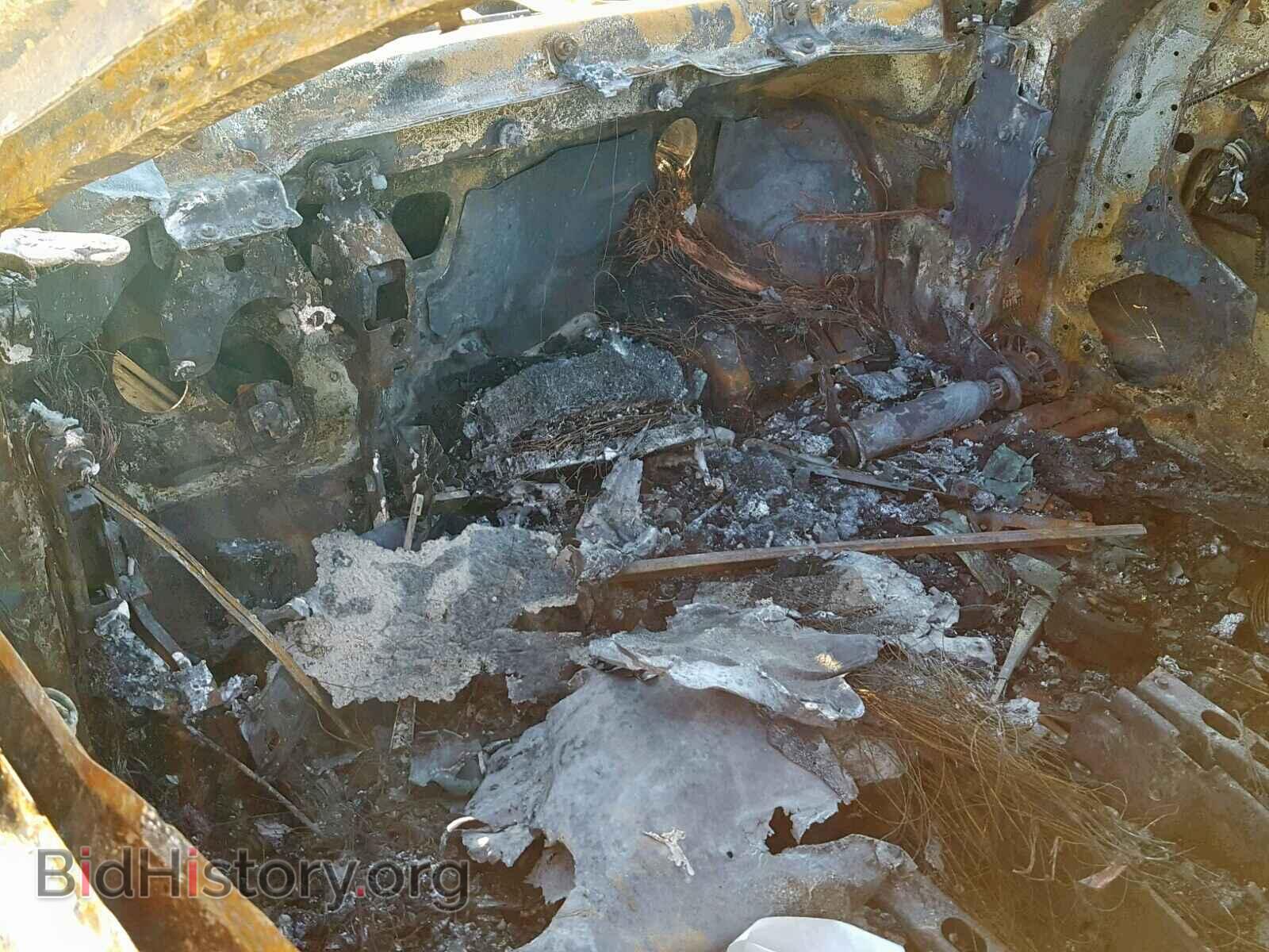 2004 CADILLAC DEVILLE - VIN: 1G6KD54Y04U130811 - Photo 8
