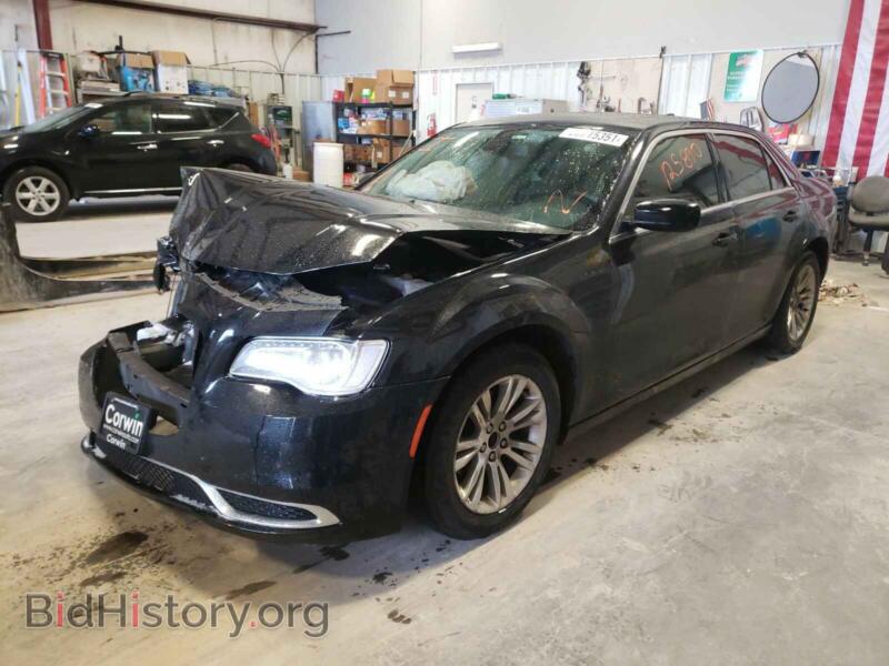 2017 Chrysler 300 (VIN 2C3CCAAG3HH662222) — фото 2 из 10