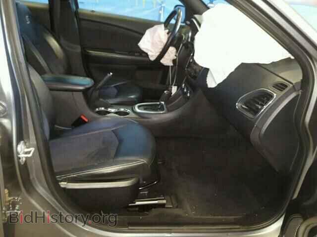 2011 Chrysler 200 (VIN 1C3BC8FG2BN577660) — photo 5 of 10
