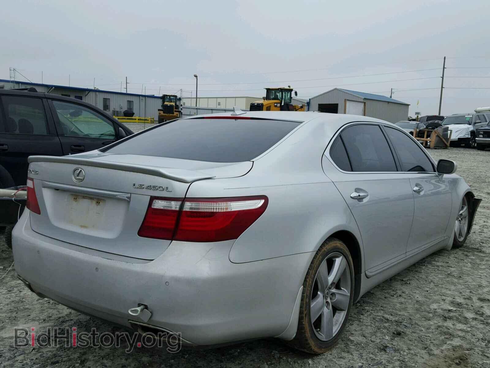 2007 LEXUS LS460 - VIN: JTHGL46F375015046 - Photo 4