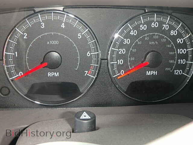 2005 CHRYSLER SEBRING - VIN: 1C3EL55R75N705071 - Фото 8