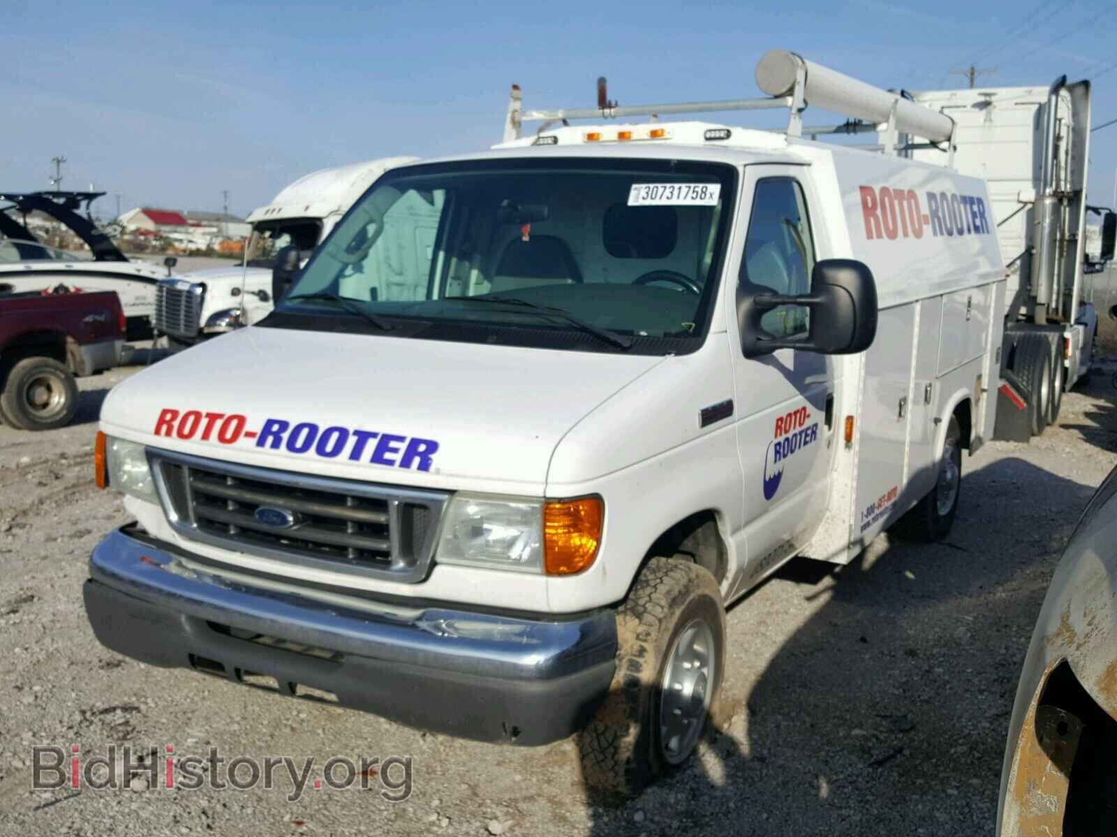 2006 FORD ECONOLINE - VIN: 1FDSE35L56DB23952 - Фото 2