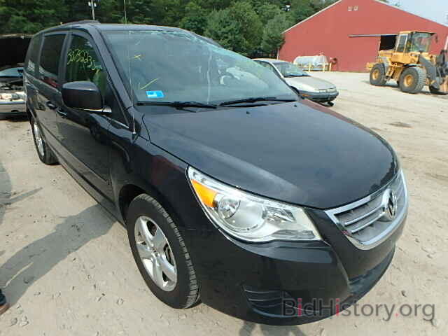 Photo 2V4RW3DG3BR669876 - VOLKSWAGEN ROUTAN 2011