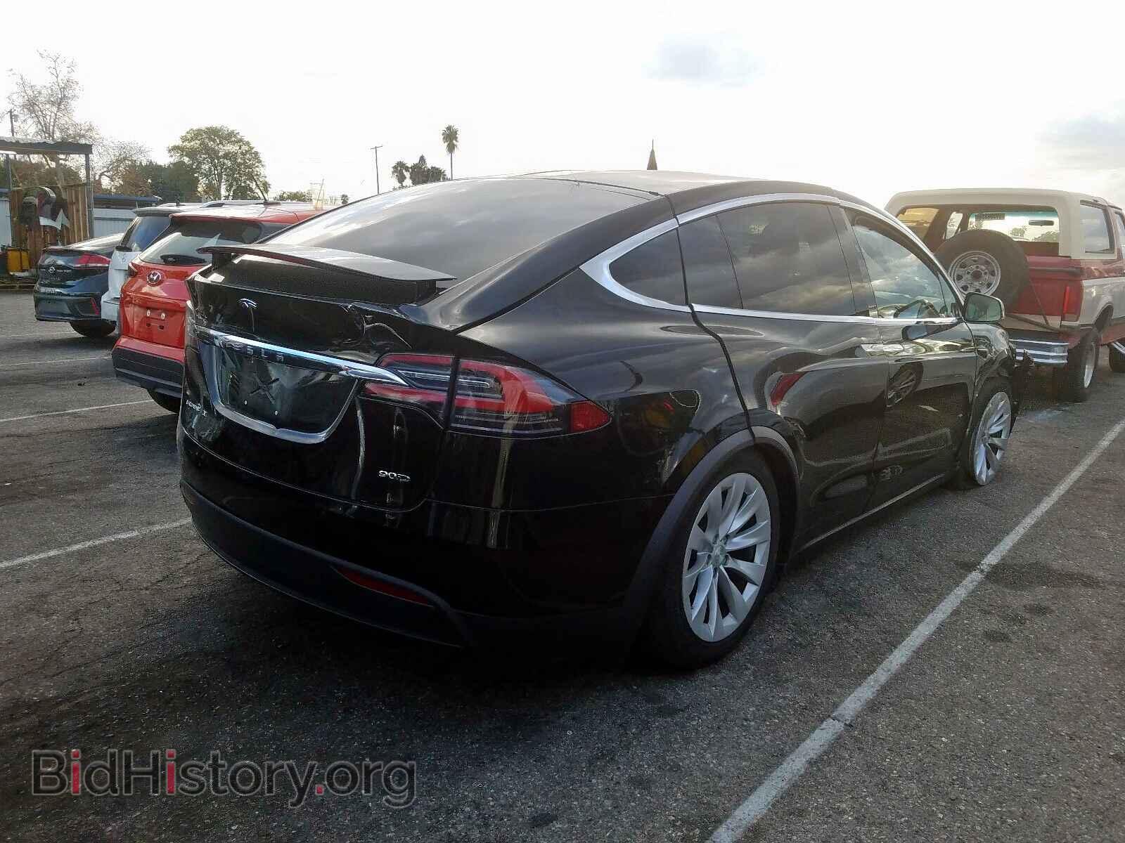 2017 TESLA MODEL X - VIN: 5YJXCBE28HF038133 - Фото 4