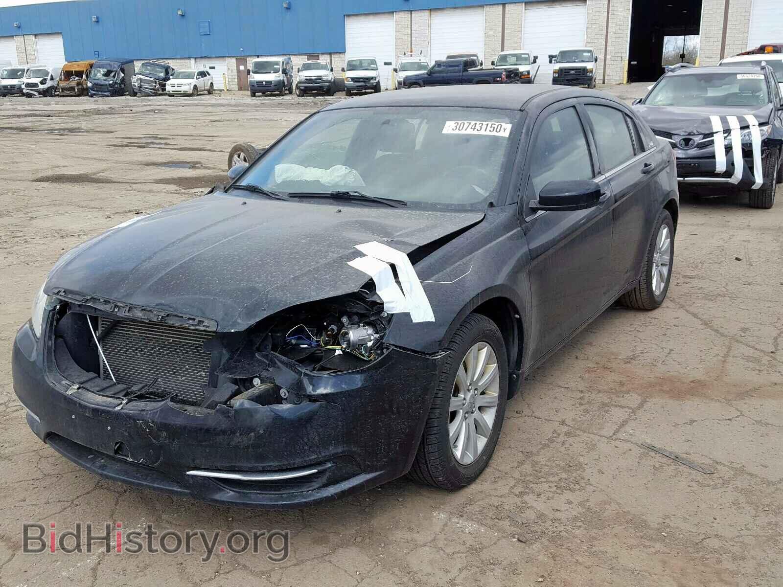 2013 CHRYSLER 200 - VIN: 1C3CCBBB0DN652970 - Фото 2