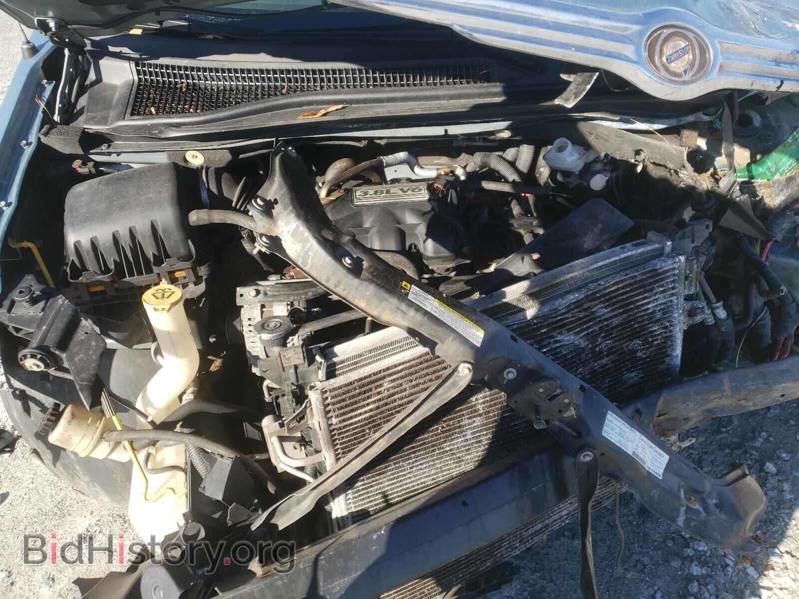 2008 CHRYSLER MINIVAN - VIN: 2A8HR54PX8R630633 - Фото 7