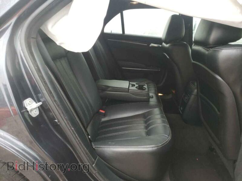 2017 Chrysler 300 (VIN 2C3CCAGG4HH553176) — photo 6 of 10