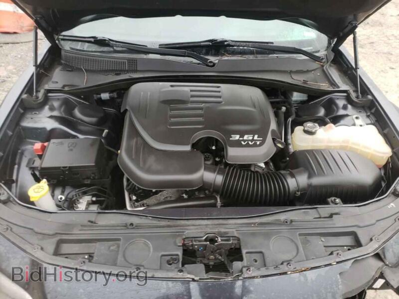 2017 Chrysler 300 (VIN 2C3CCAGG4HH553176) — photo 7 of 10