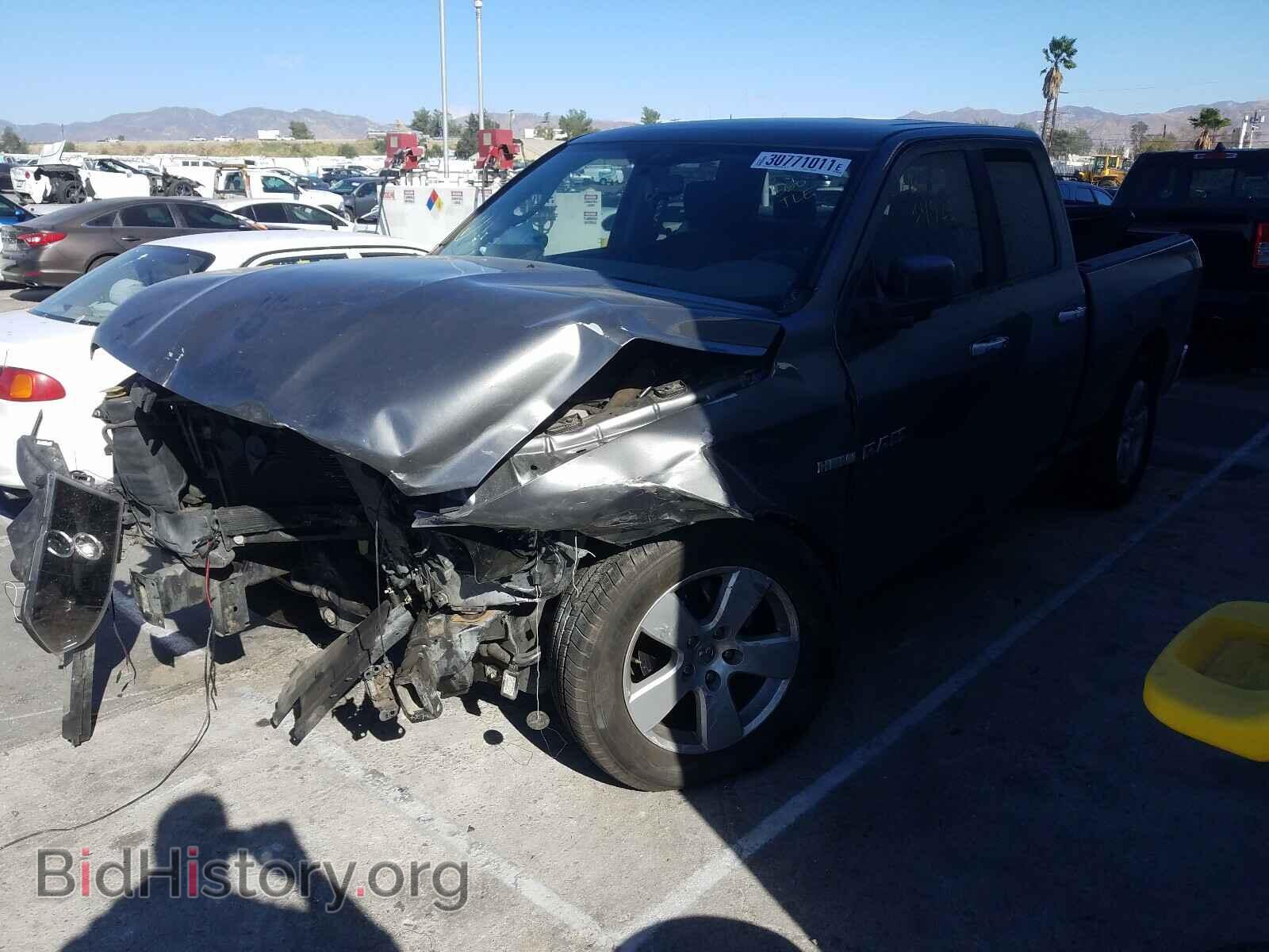 2010 DODGE RAM 1500 - VIN: 1D7RB1GTXAS148188 - Фото 2