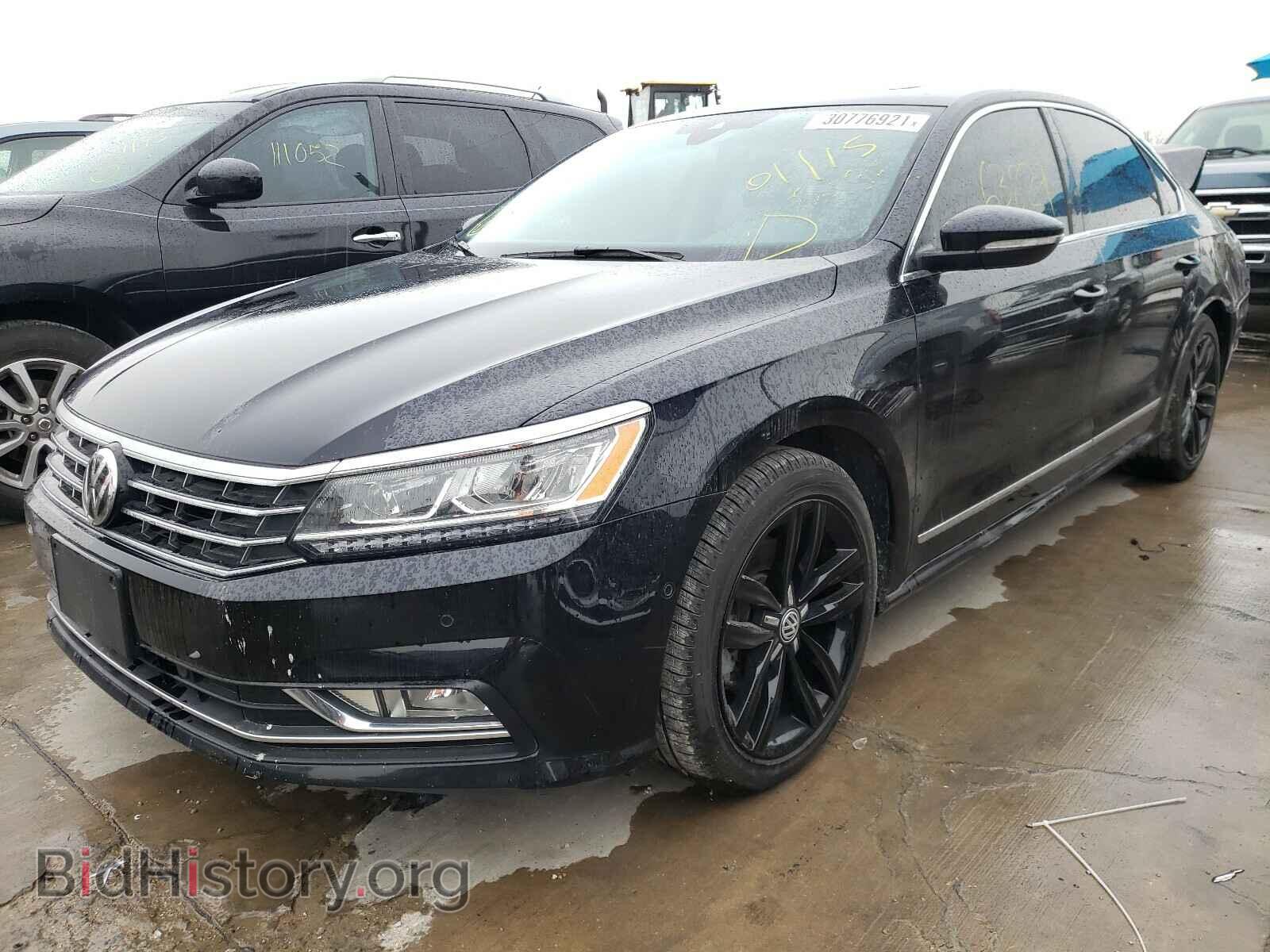 2017 VOLKSWAGEN PASSAT - VIN: 1VWCT7A35HC064046 - Фото 2