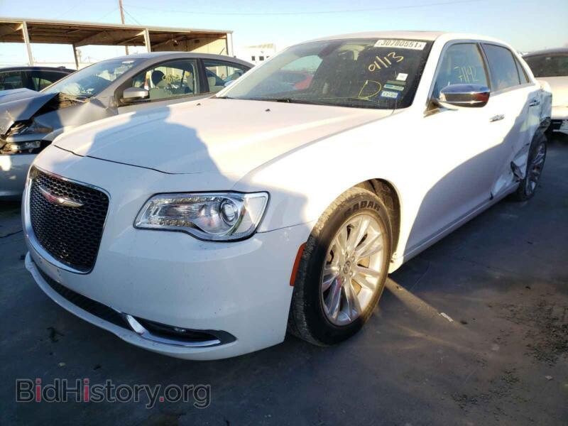 2017 Chrysler 300 (VIN 2C3CCAEG7HH552039) — фото 2 из 10