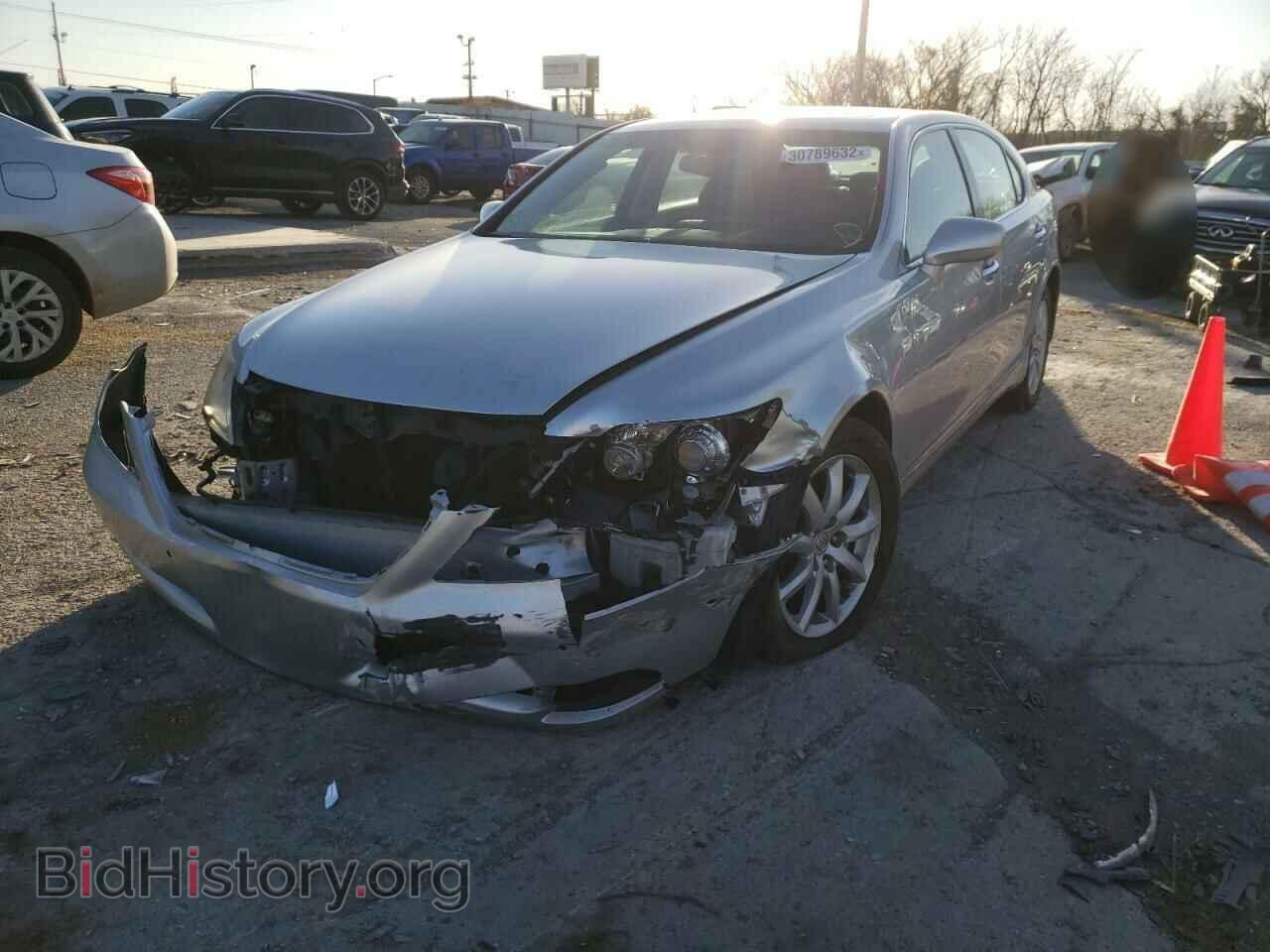 2007 LEXUS LS460 - VIN: JTHGL46F675010889 - Photo 2