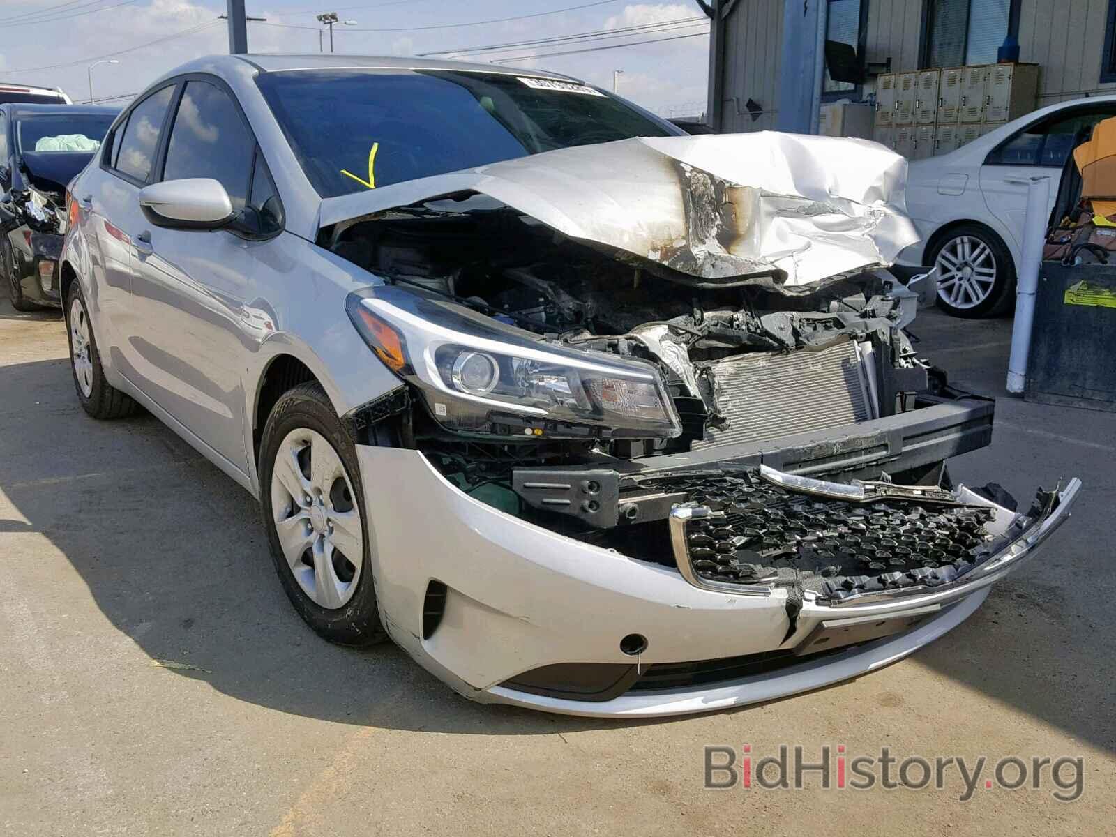 Photo 3KPFL4A74JE197414 - KIA FORTE LX 2018