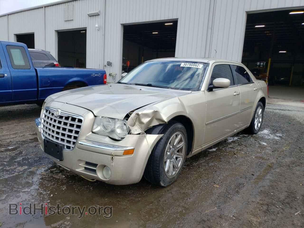 2008 CHRYSLER 300 - VIN: 2C3KA33G28H294772 - Фото 2
