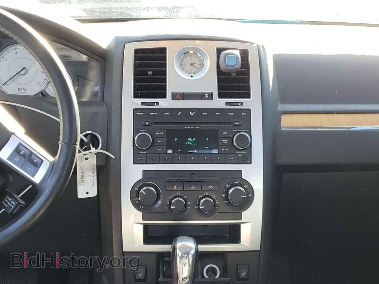 2008 CHRYSLER 300 - VIN: 2C3KA33G28H294772 - Фото 9