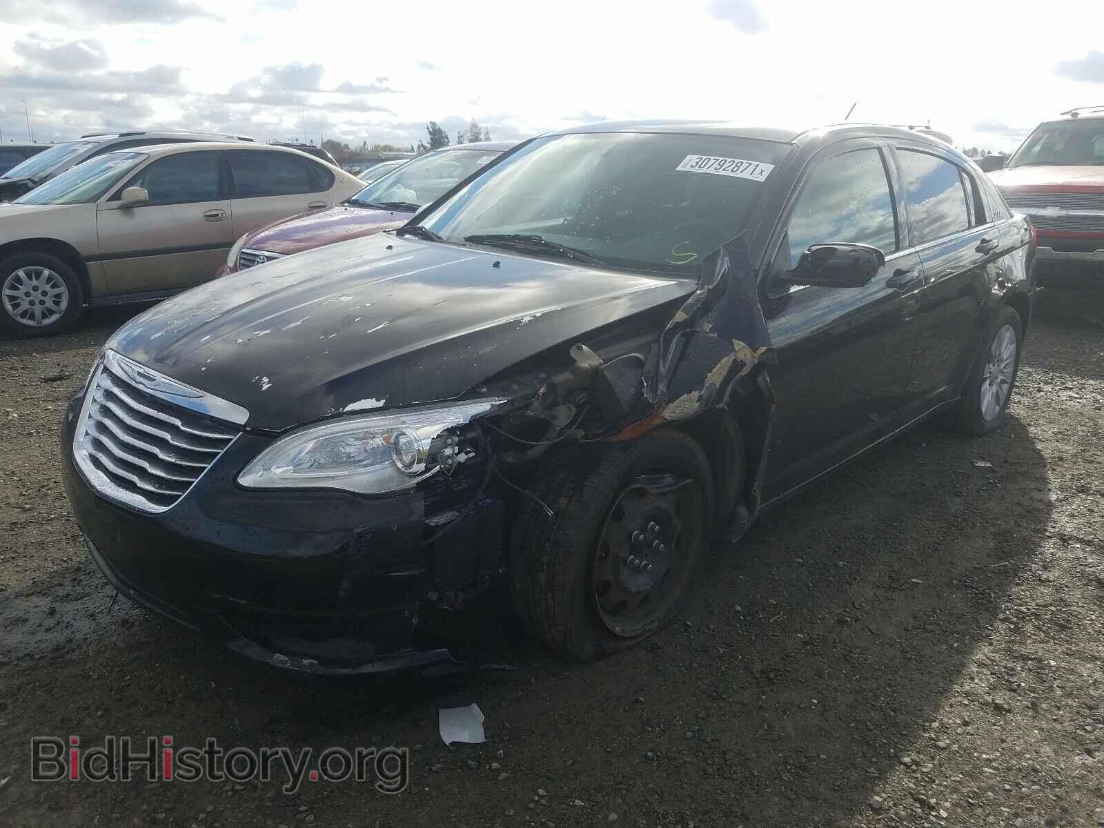 2012 CHRYSLER 200 - VIN: 1C3CCBAB1CN273685 - Фото 2