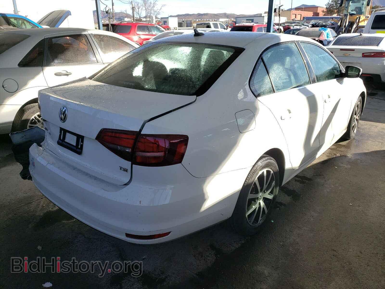 2017 VOLKSWAGEN JETTA - VIN: 3VWDB7AJ0HM340797 - Фото 4