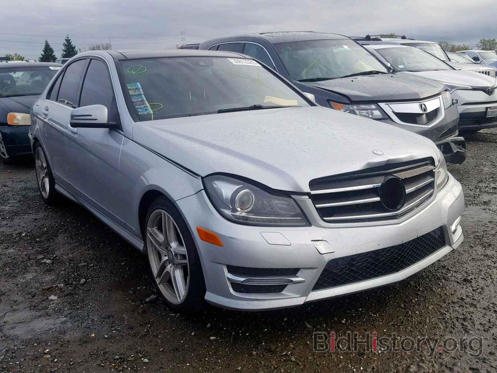 Photo WDDGF4HBXDA848631 - MERCEDES-BENZ C 250 2013