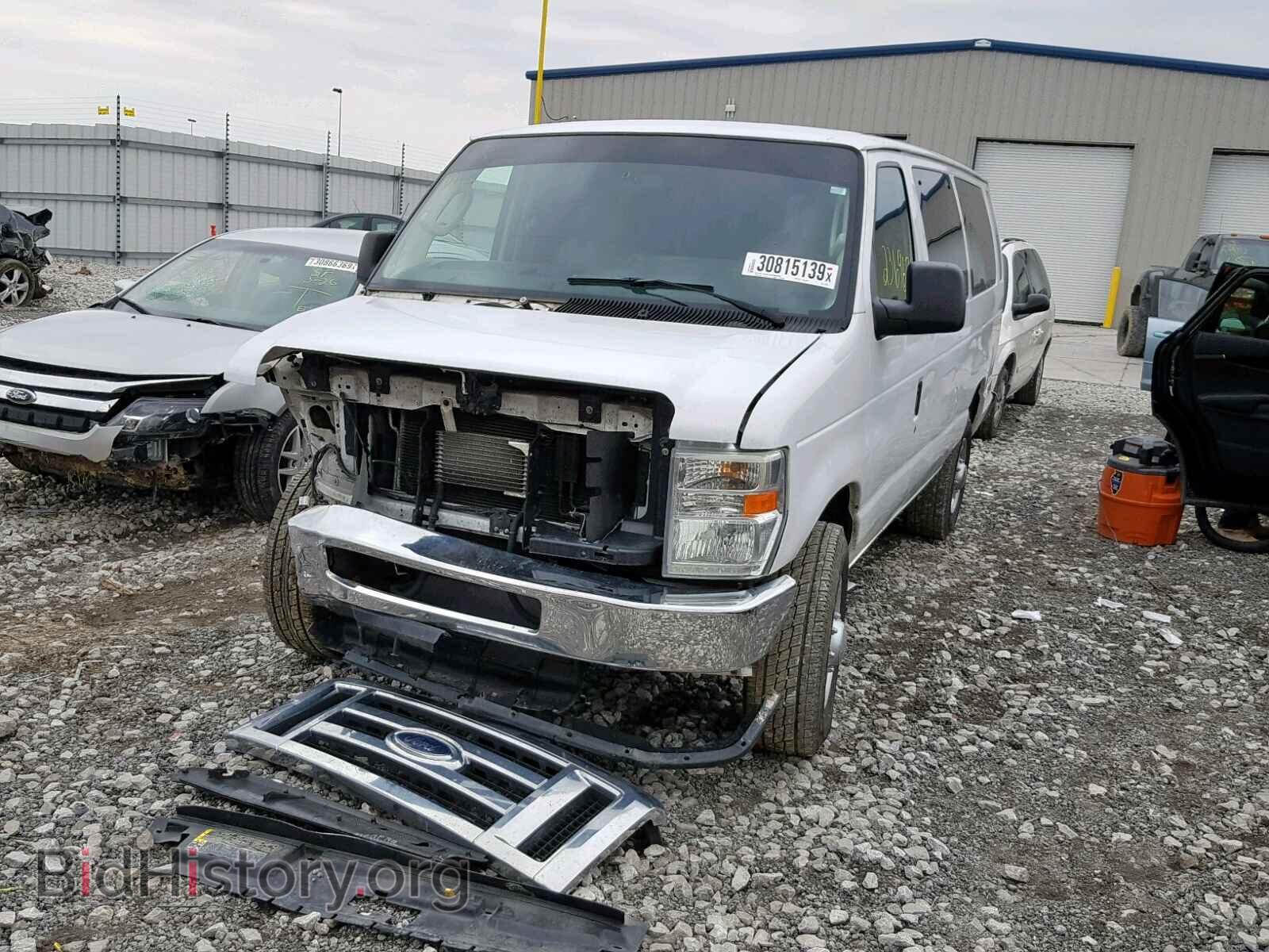 2011 FORD ECONOLINE - VIN: 1FBSS3BL4BDA69981 - Photo 2