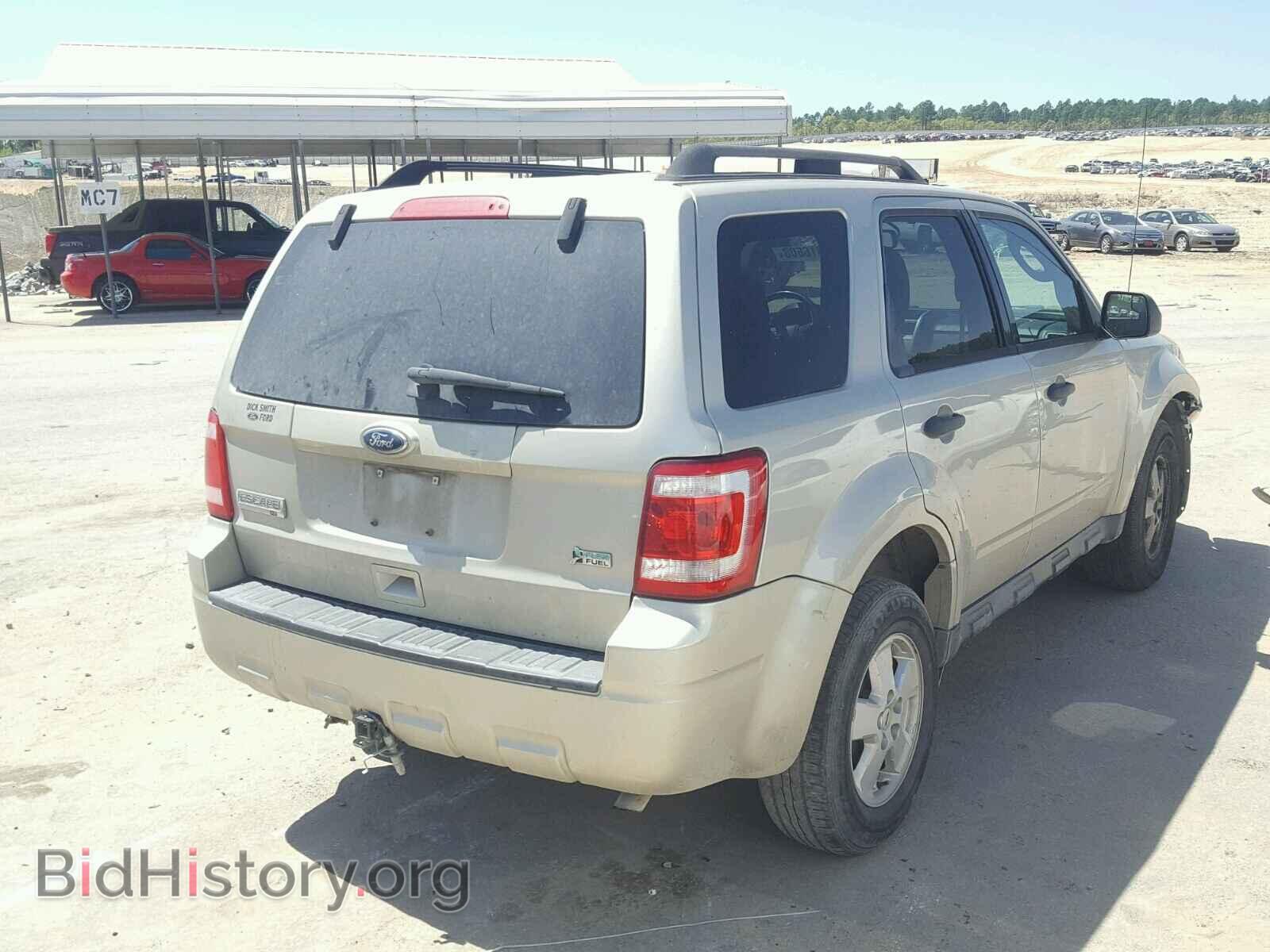 2011 FORD ESCAPE - VIN: 1FMCU0DG2BKA26921 - Photo 4
