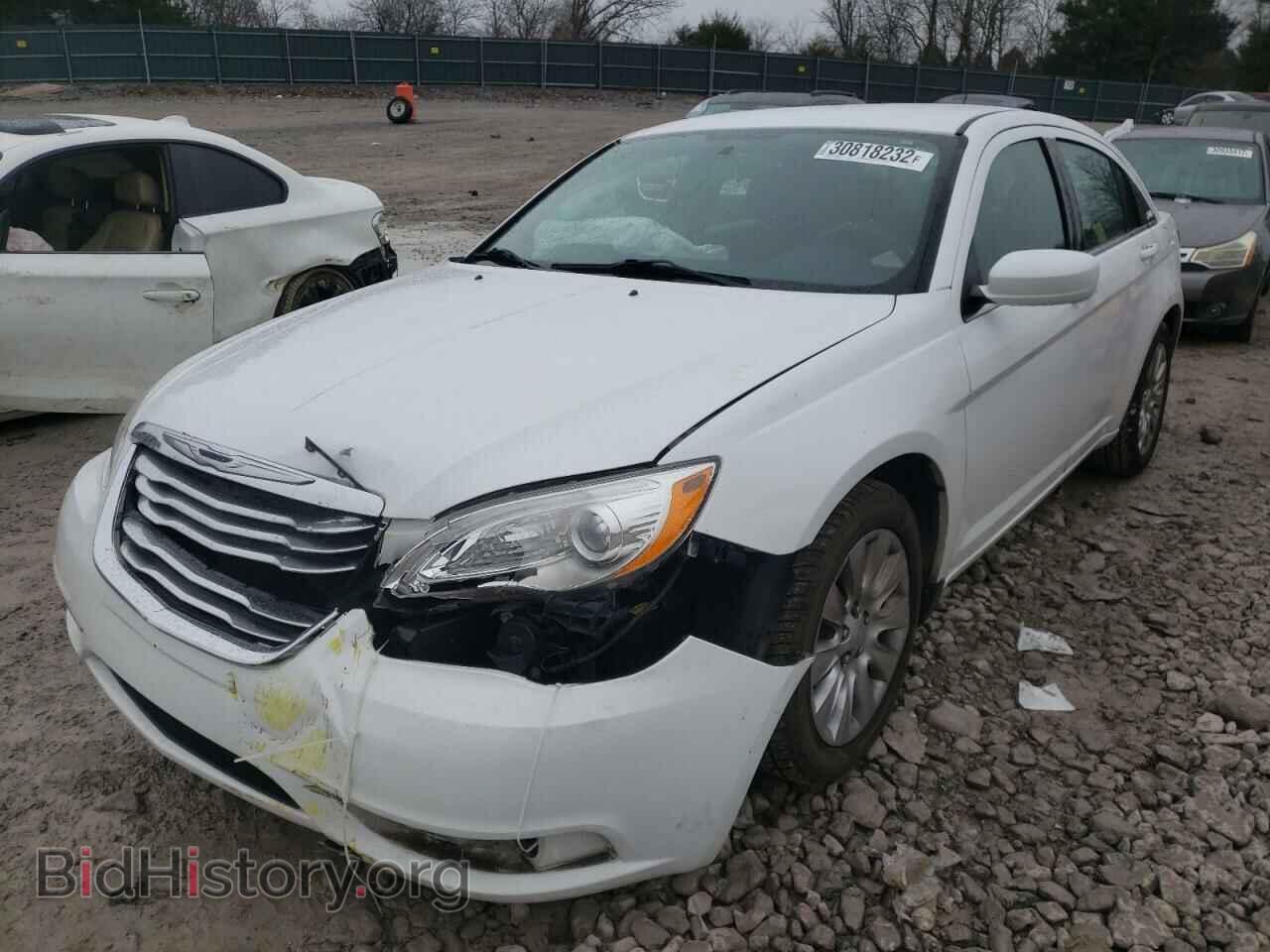 2013 CHRYSLER 200 - VIN: 1C3CCBAB7DN642485 - Фото 2