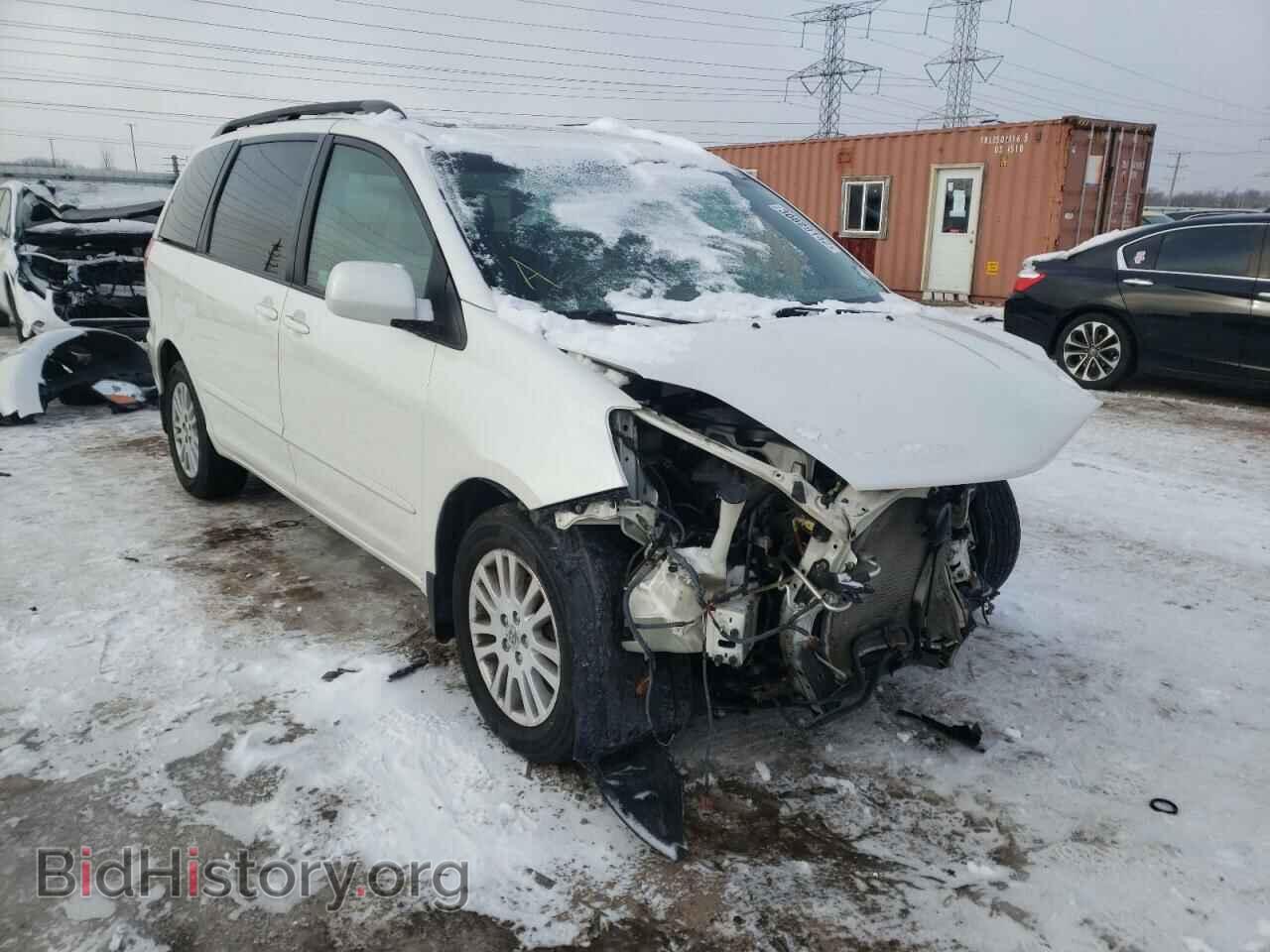 Фотография 5TDYK4CC2AS337357 - TOYOTA SIENNA 2010