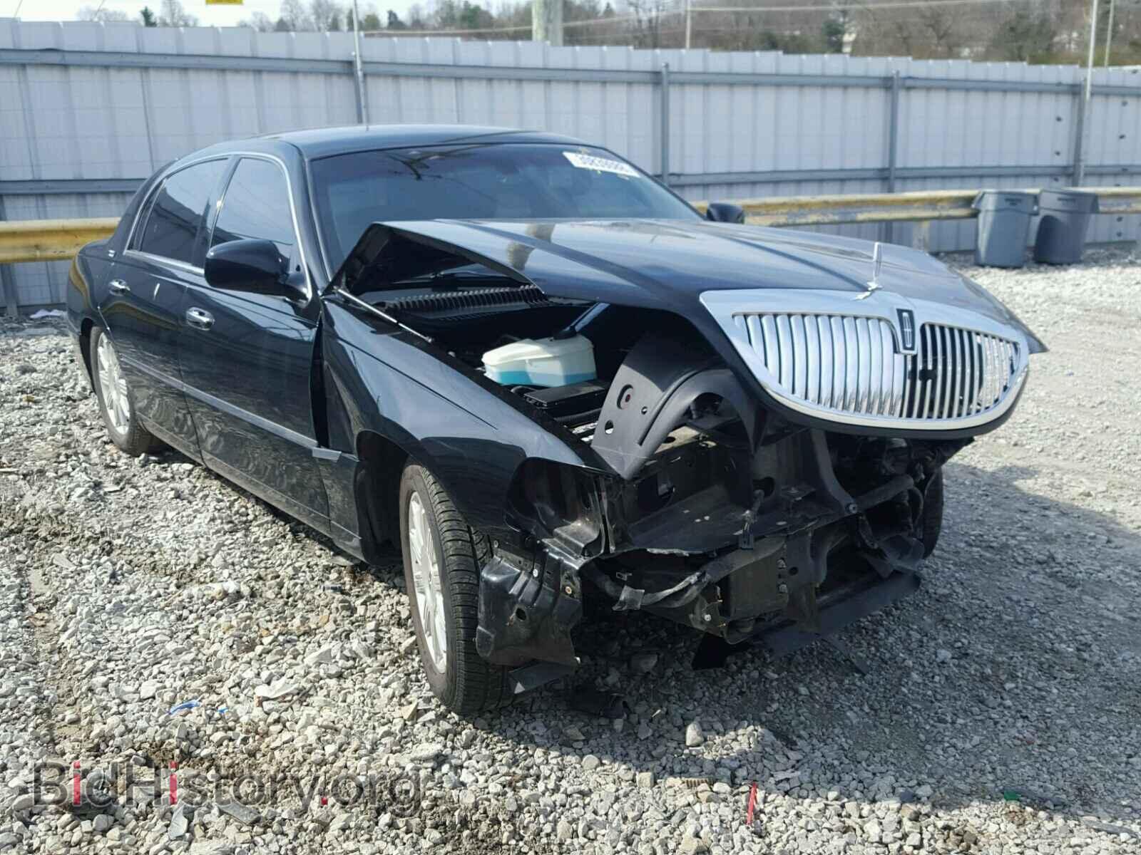 Photo 2LNHM82V19X608909 - LINCOLN TOWNCAR 2009