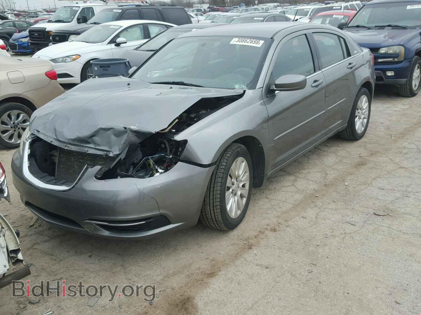 2011 CHRYSLER 200 - VIN: 1C3BC4FB8BN560066 - Фото 2