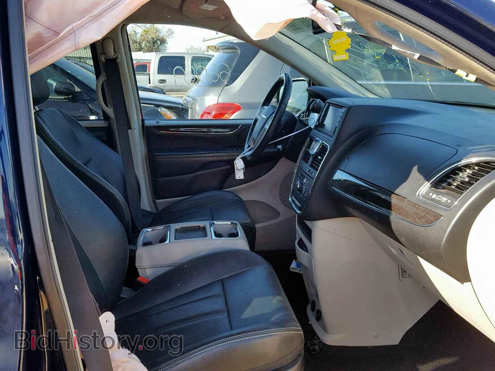2016 CHRYSLER TOWN & COU - VIN: 2C4RC1BG6GR268291 - Фото 5