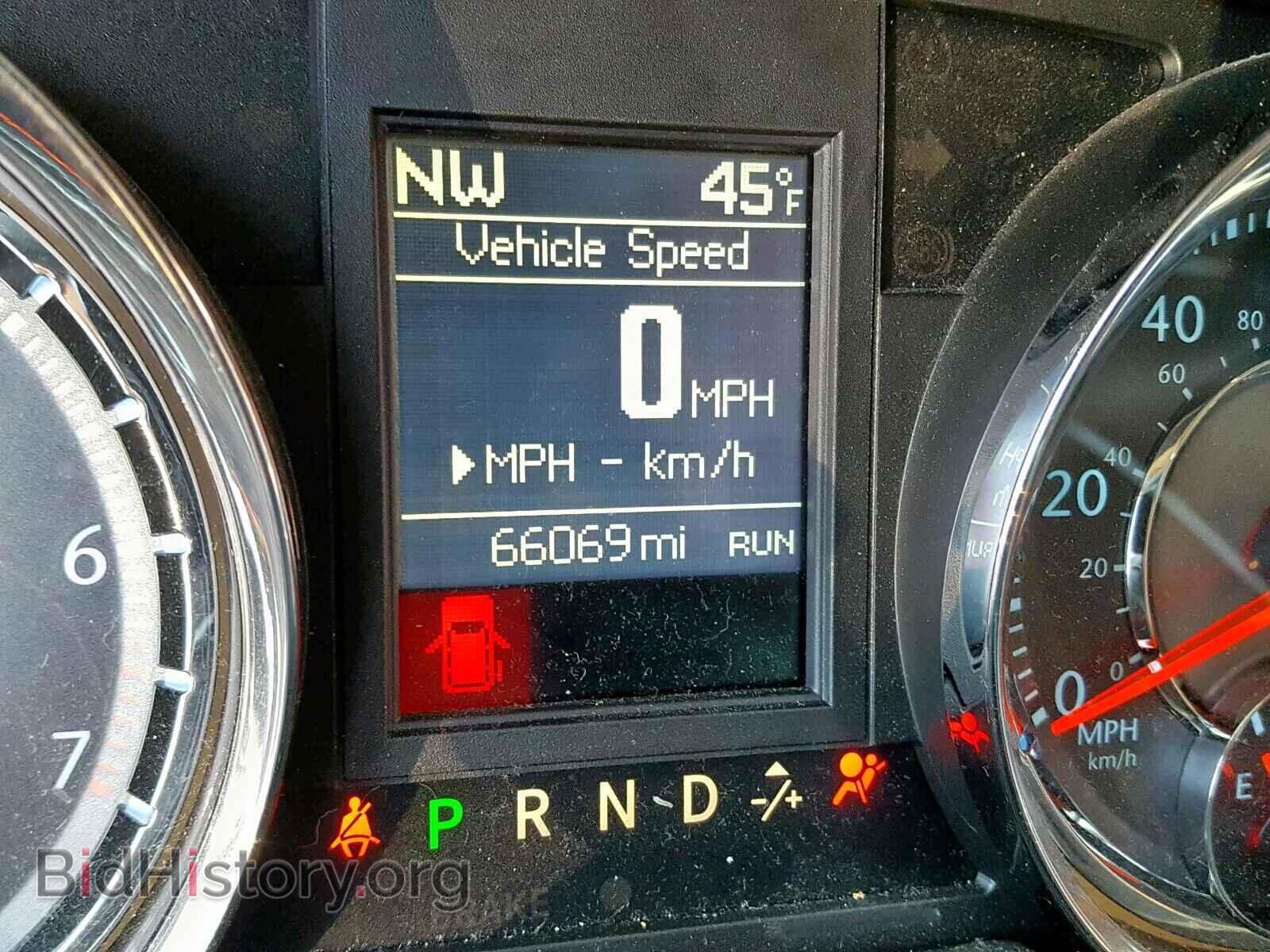 2016 CHRYSLER TOWN & COU - VIN: 2C4RC1BG6GR268291 - Фото 8