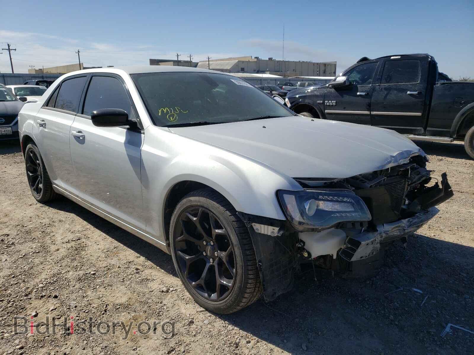 Фотография 2C3CCAAG1KH589925 - CHRYSLER 300 2019