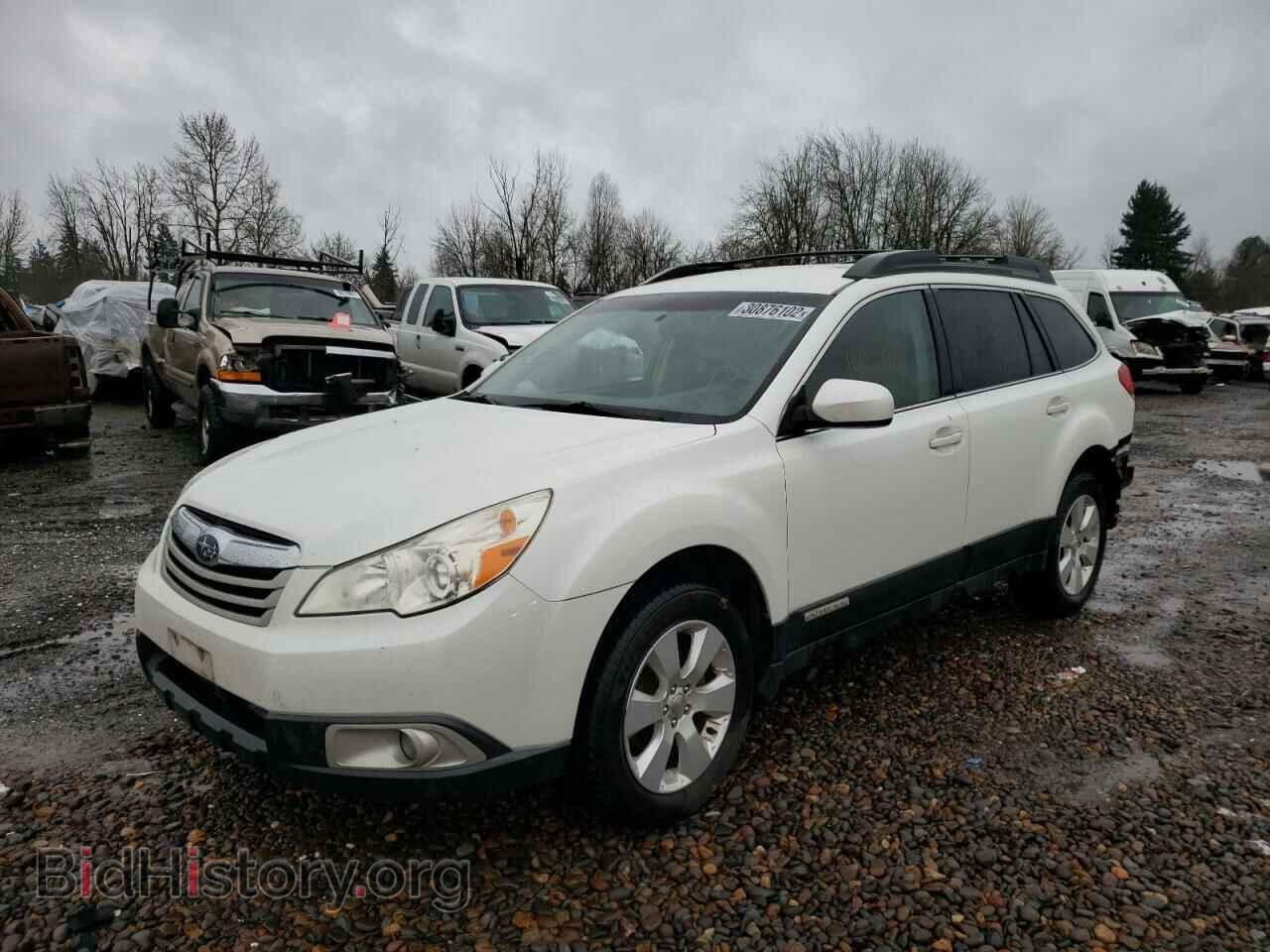 2011 SUBARU OUTBACK - VIN: 4S4BRBFC0B3375556 - Фото 2