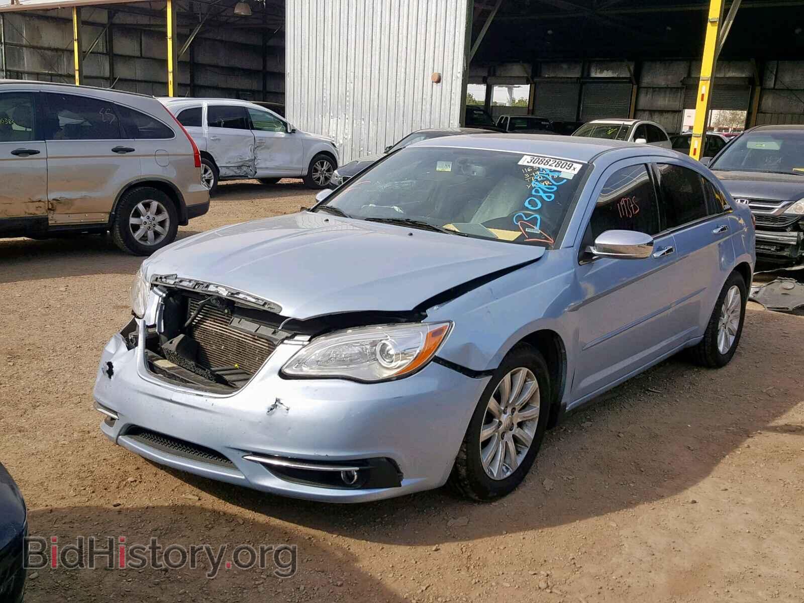 2013 CHRYSLER 200 - VIN: 1C3CCBCG1DN607692 - Photo 2