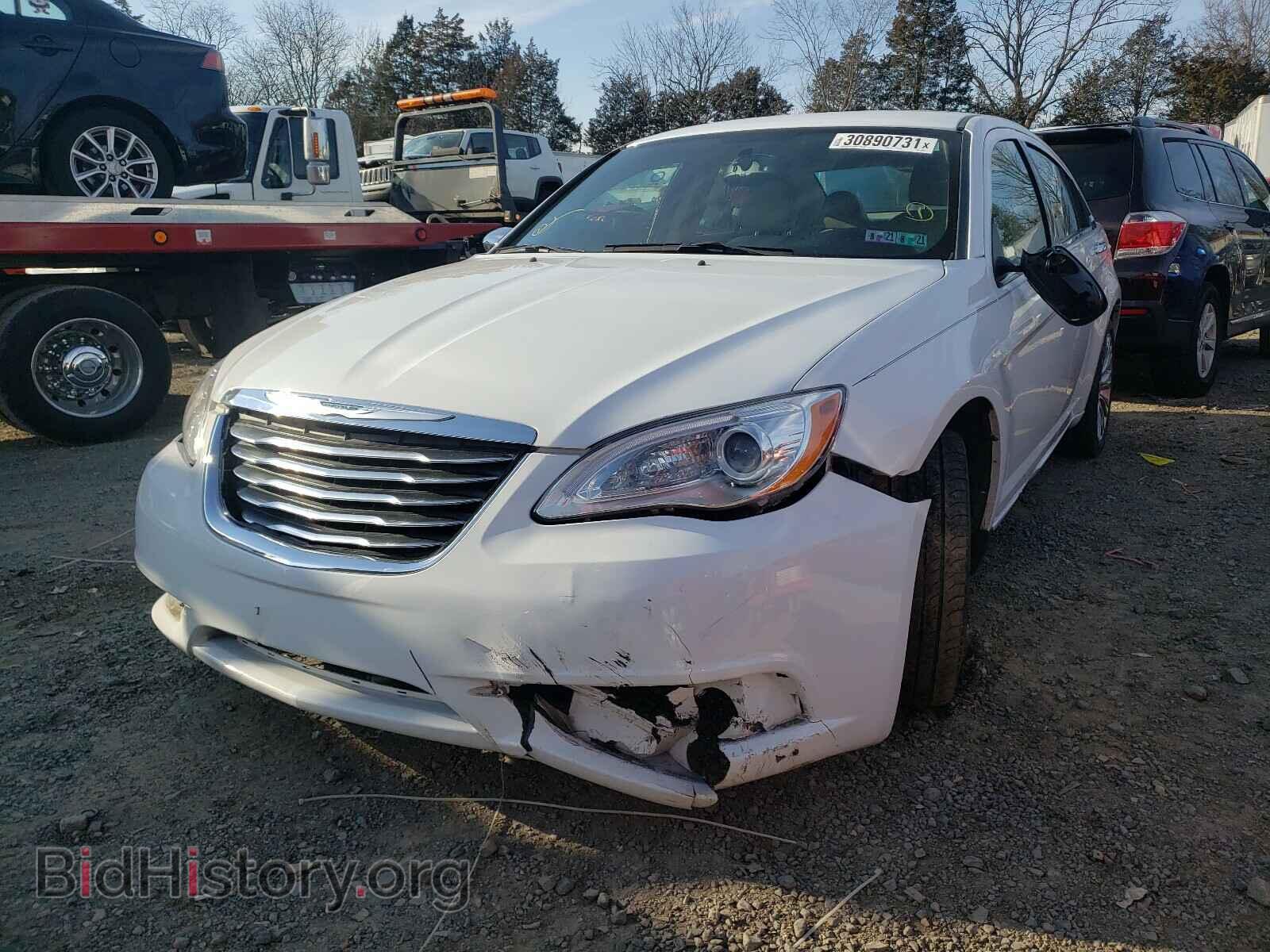 2013 CHRYSLER 200 - VIN: 1C3CCBCG7DN617062 - Фото 2