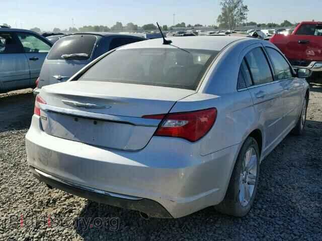 2012 CHRYSLER 200 - VIN: 1C3CCBAG2CN228492 - Фото 4
