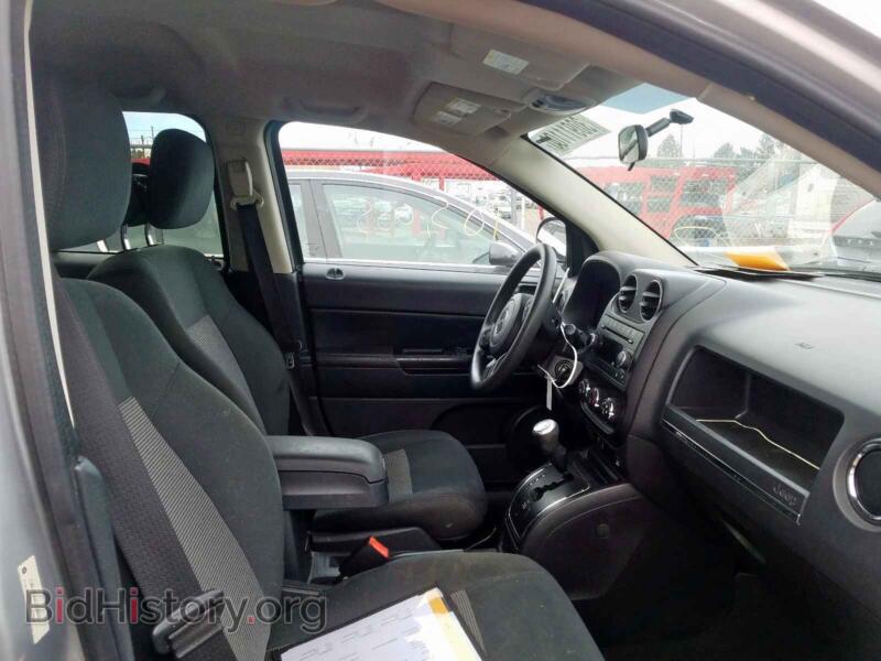 2012 Jeep COMPASS (VIN 1C4NJCBA4CD540605) — photo 5 of 10