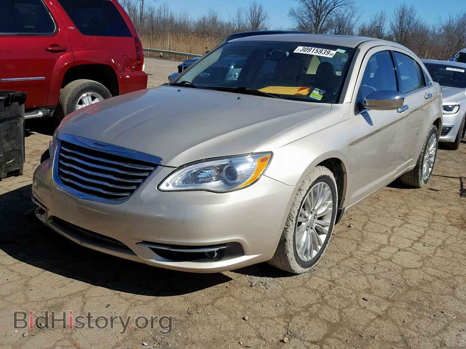 2013 CHRYSLER 200 - VIN: 1C3CCBCG0DN684764 - Фото 2