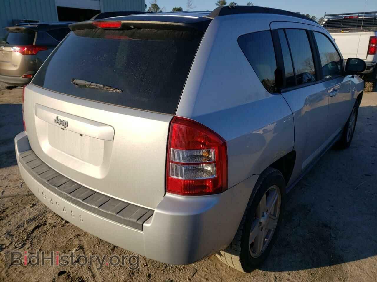2010 JEEP COMPASS - VIN: 1J4NT1FA8AD646975 - Photo 4