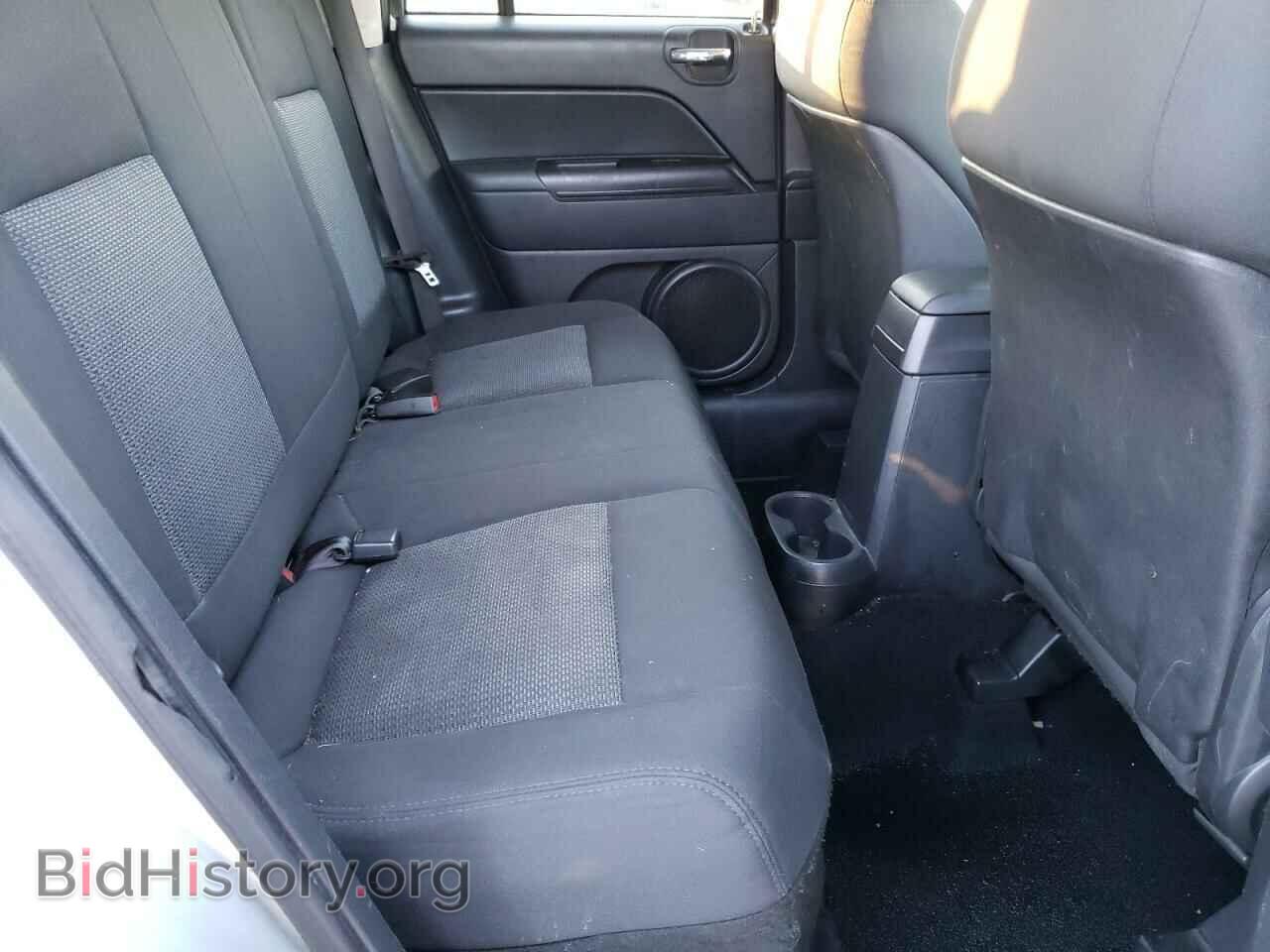 2010 JEEP COMPASS - VIN: 1J4NT1FA8AD646975 - Photo 6