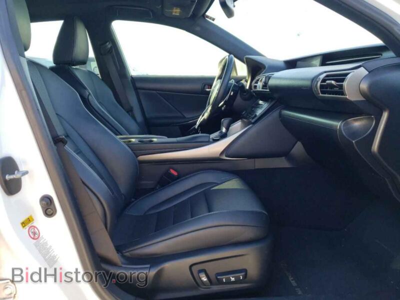 2014 Lexus IS (VIN JTHCF1D28E5007347) — photo 5 of 10