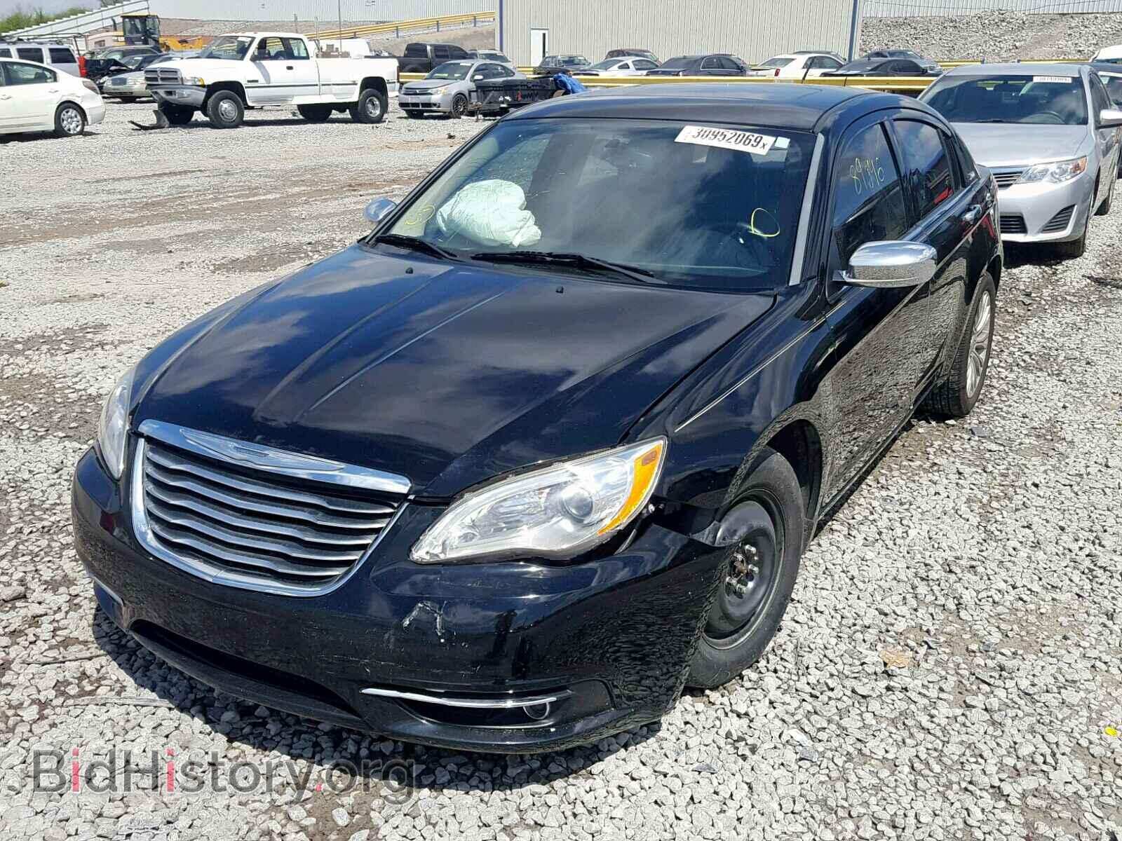 2011 CHRYSLER 200 - VIN: 1C3BC2FG2BN618527 - Photo 2